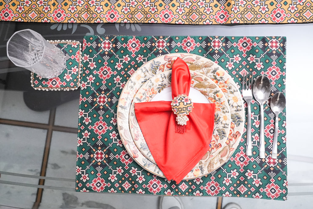 PATOLA DINING TABLE SET