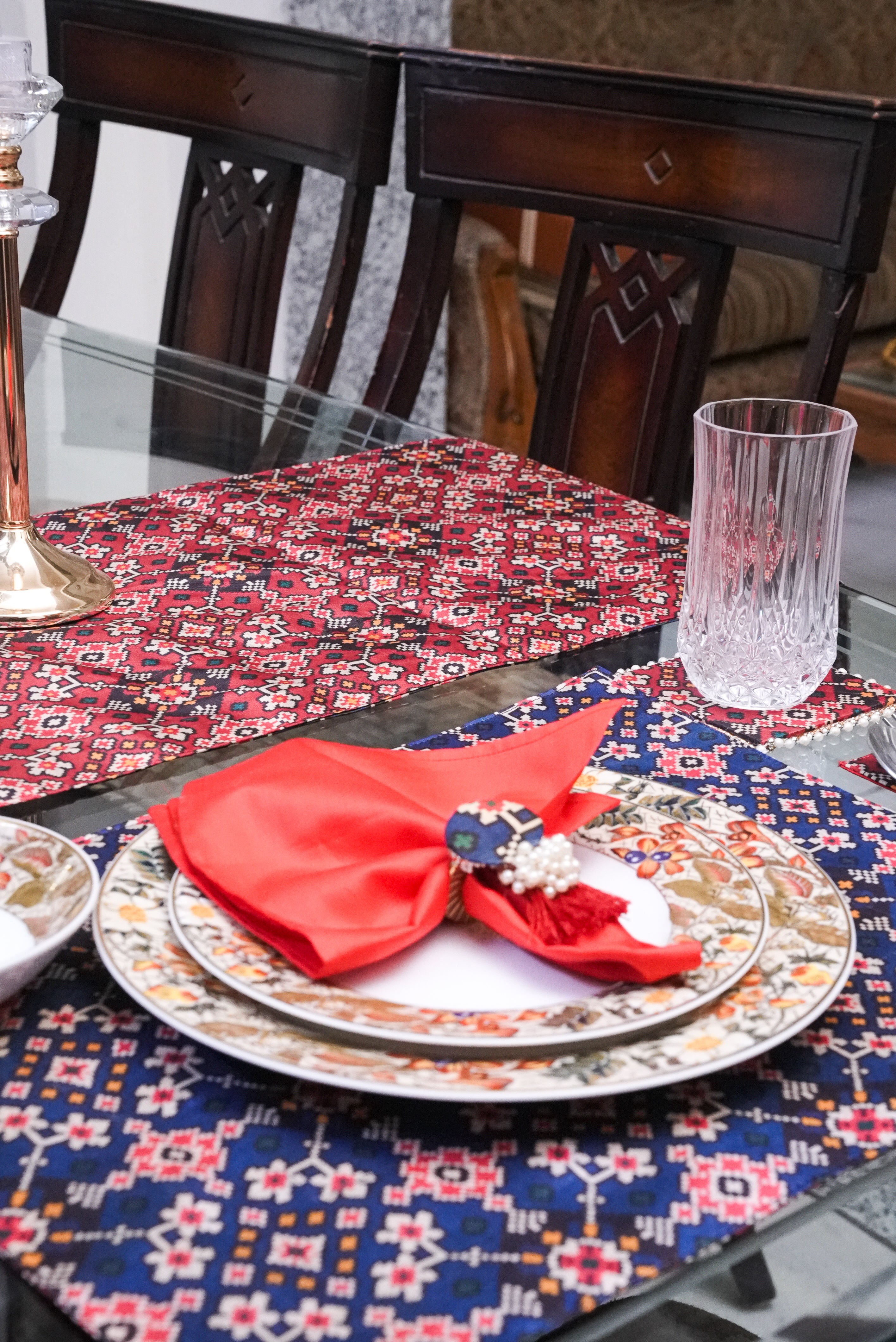 PATOLA DINING TABLE SET