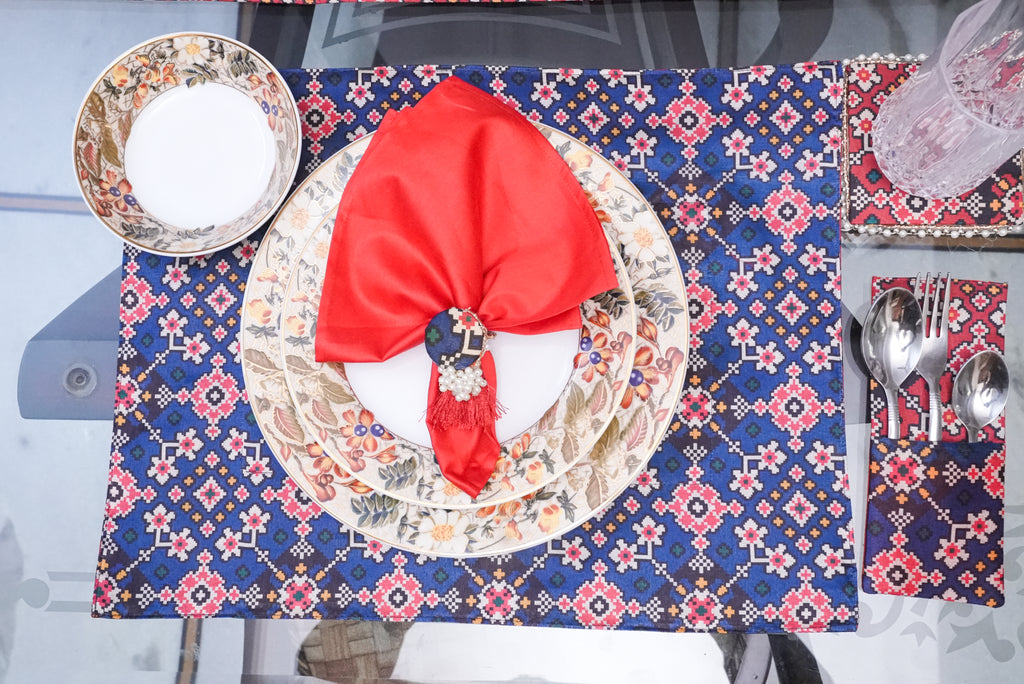 PATOLA DINING TABLE SET