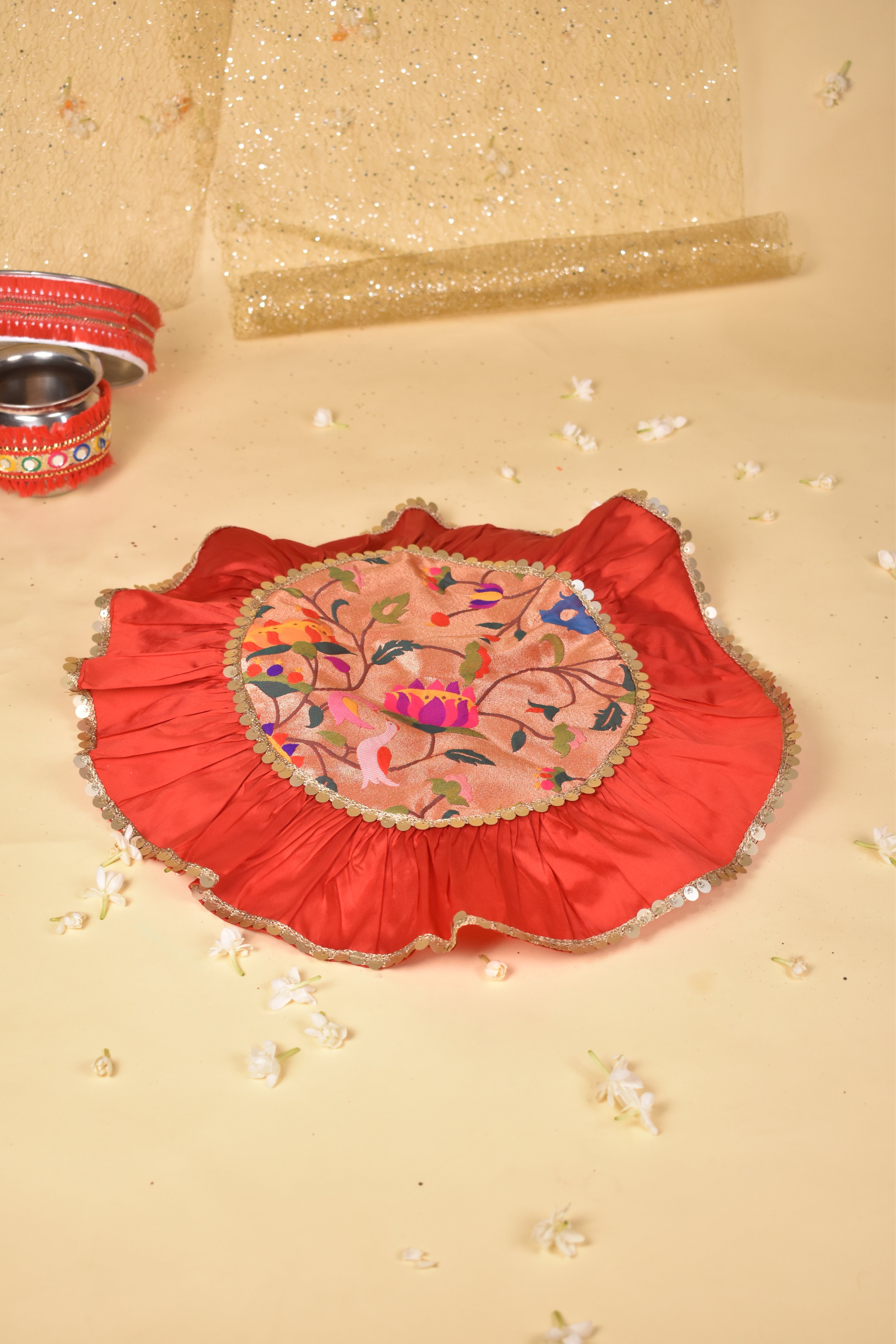 Paithani Thaal Cover