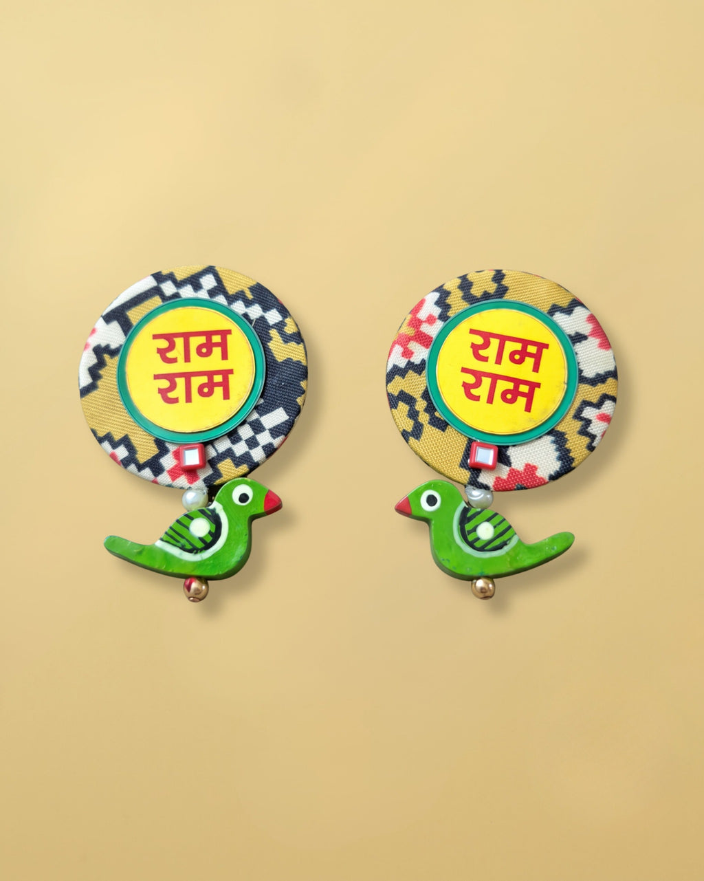 Patola Ram Ram hanging