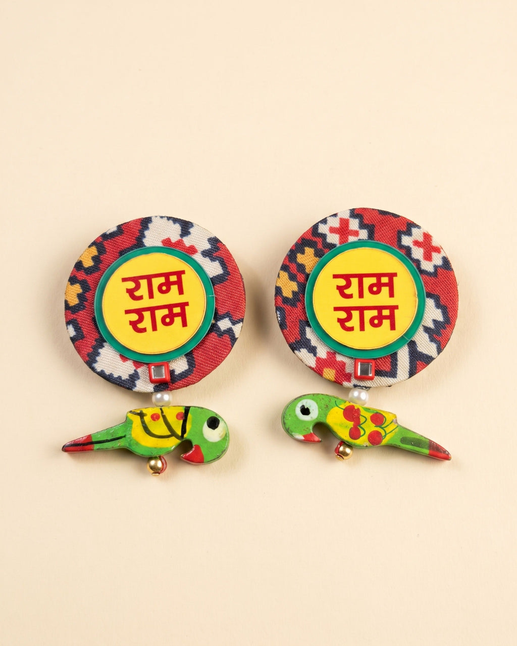 Patola Ram Ram hanging